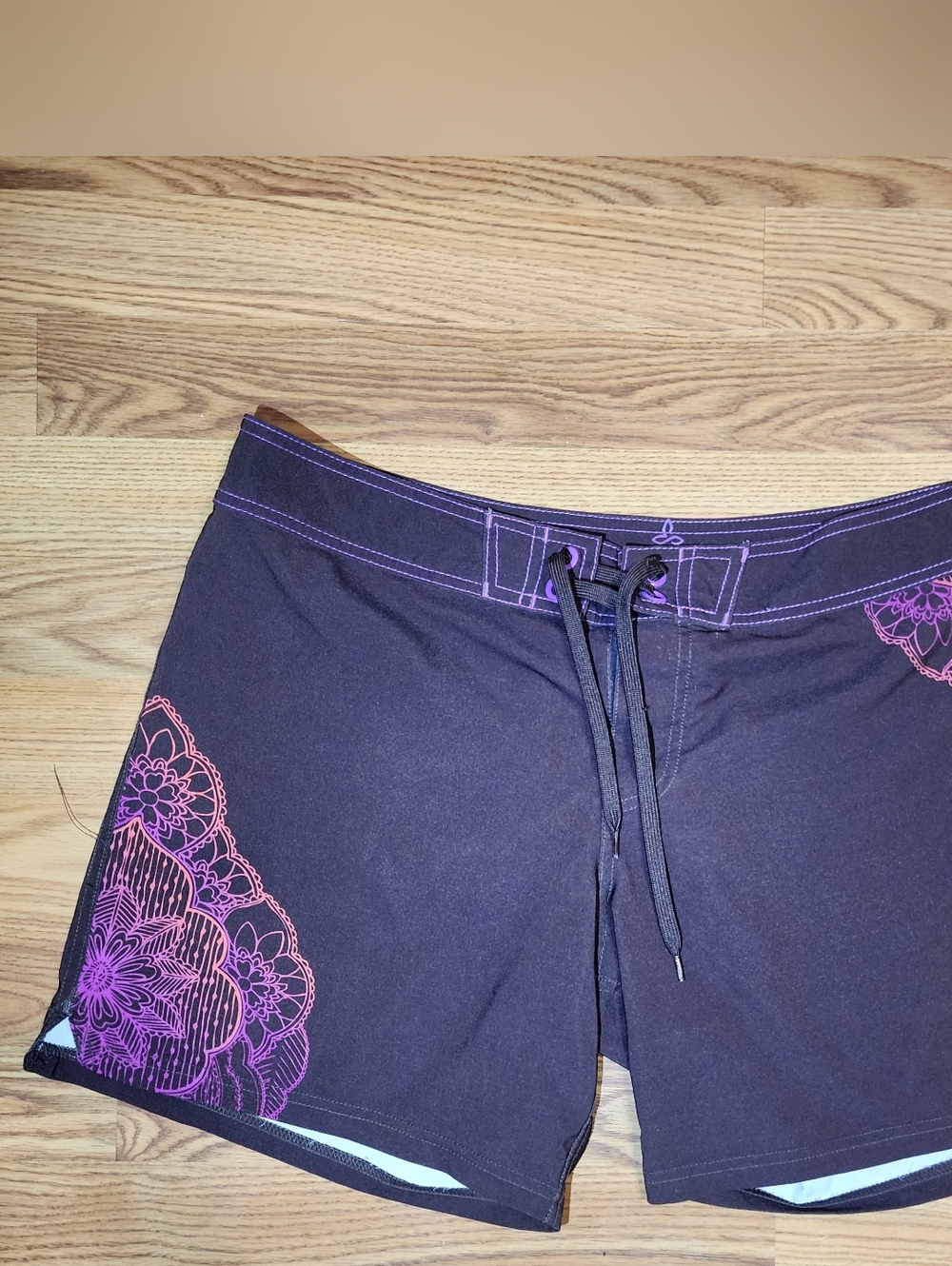 EUC  Prana Makenna Board Short Mandala Print Womens XL Swim Summer 6" Inseam